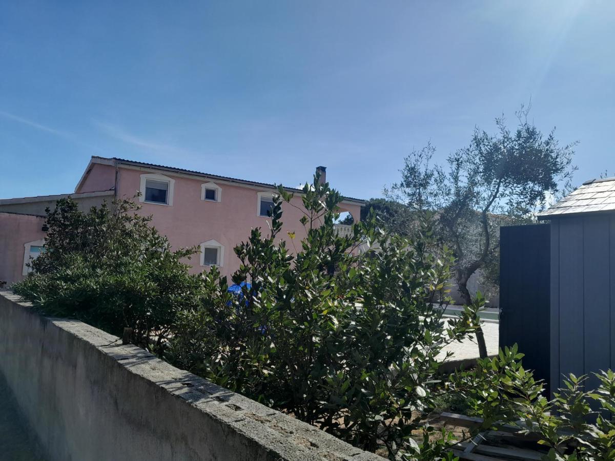 Caliente Apartments Vir B Eksteriør bilde