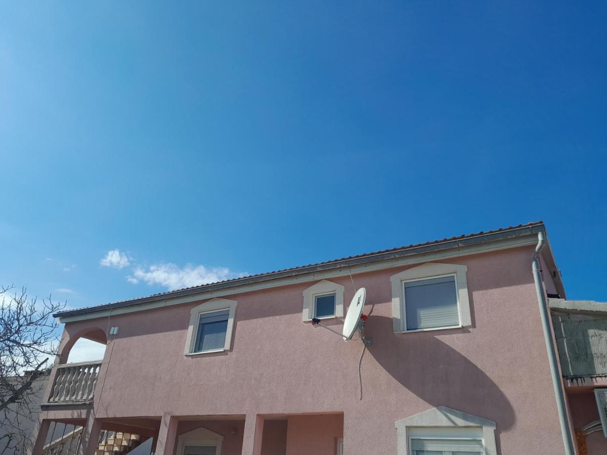 Caliente Apartments Vir B Eksteriør bilde